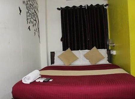Hotel Saffron Inn Bombaim Exterior foto